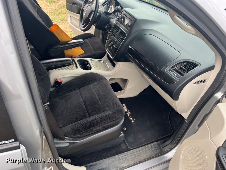 image for item MS9017 2014 Dodge Grand Caravan SXT  van