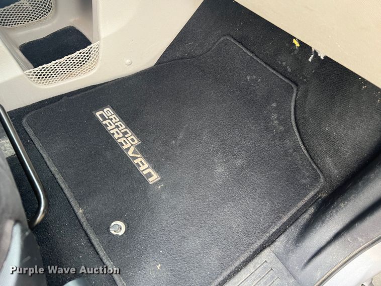 image for item MS9017 2014 Dodge Grand Caravan SXT  van