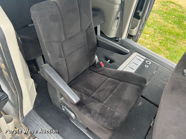 image for item MS9017 2014 Dodge Grand Caravan SXT  van