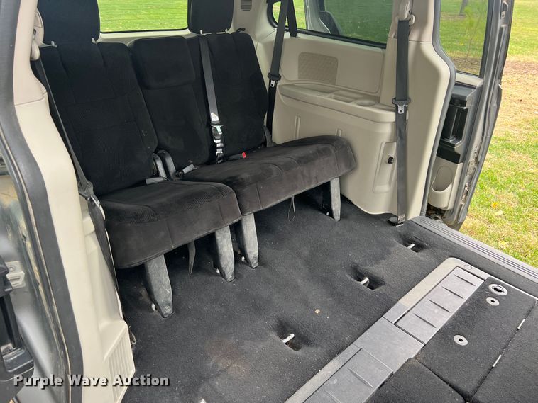 image for item MS9017 2014 Dodge Grand Caravan SXT  van