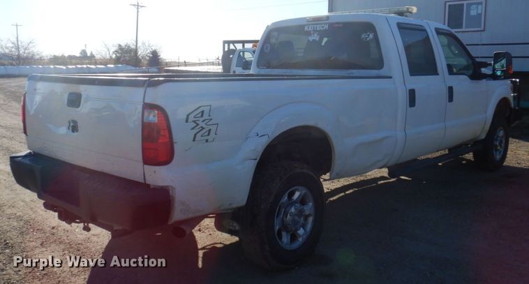 image for item MW9322 2013 Ford F350 Super Duty XLT  Crew Cab pickup truck