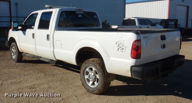 image for item MW9322 2013 Ford F350 Super Duty XLT  Crew Cab pickup truck