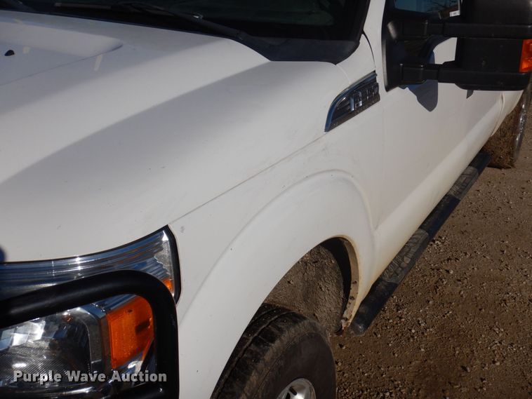 image for item MW9322 2013 Ford F350 Super Duty XLT  Crew Cab pickup truck