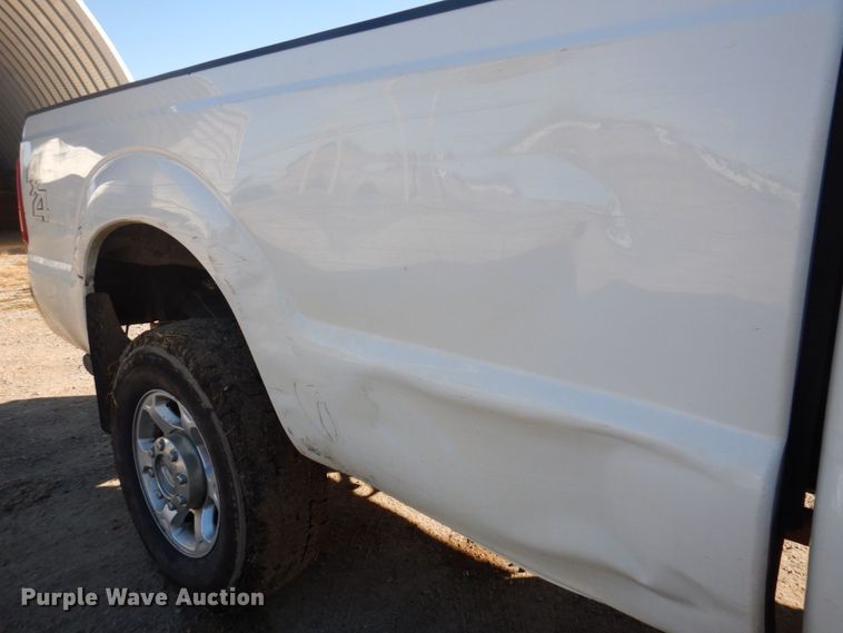 image for item MW9322 2013 Ford F350 Super Duty XLT  Crew Cab pickup truck