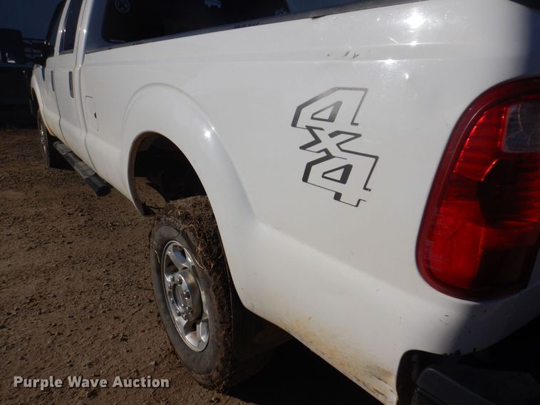 image for item MW9322 2013 Ford F350 Super Duty XLT  Crew Cab pickup truck
