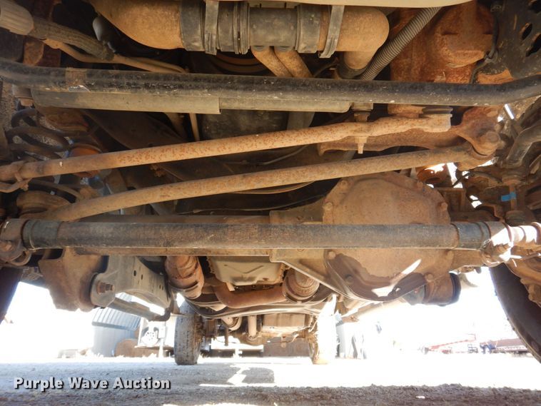 image for item MW9322 2013 Ford F350 Super Duty XLT  Crew Cab pickup truck