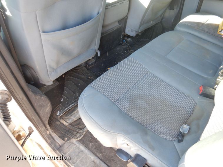 image for item MW9322 2013 Ford F350 Super Duty XLT  Crew Cab pickup truck