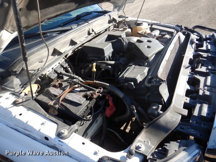 image for item MW9322 2013 Ford F350 Super Duty XLT  Crew Cab pickup truck