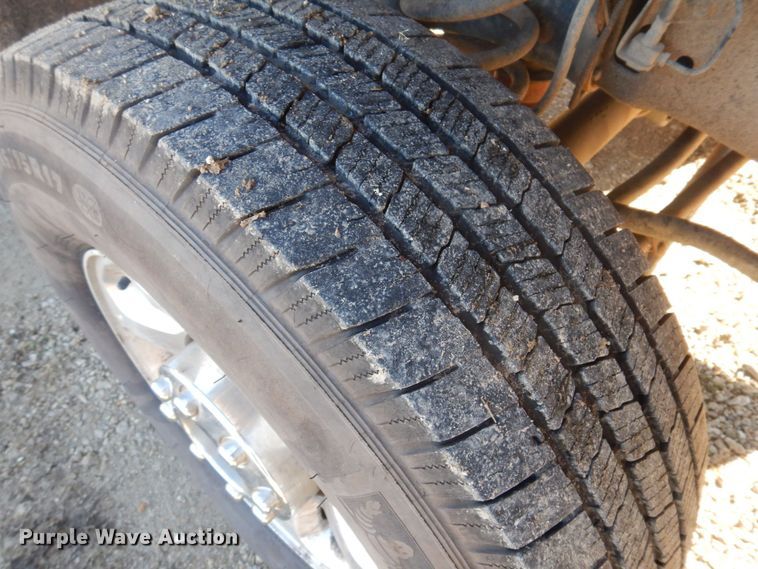 image for item MW9322 2013 Ford F350 Super Duty XLT  Crew Cab pickup truck