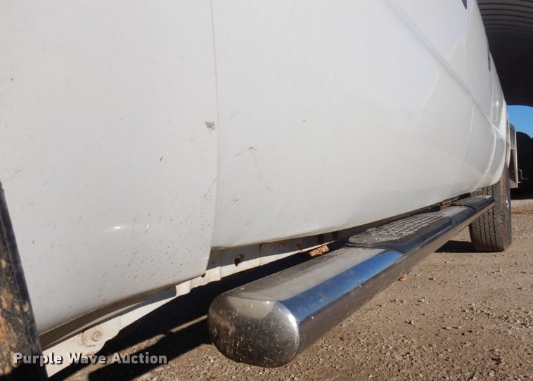 image for item MW9323 2013 Ford F350 Super Duty XLT  Crew Cab pickup truck