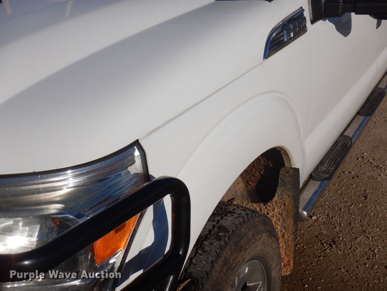 image for item MW9323 2013 Ford F350 Super Duty XLT  Crew Cab pickup truck