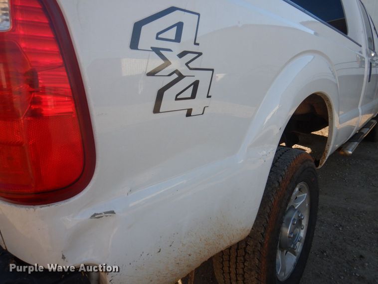 image for item MW9323 2013 Ford F350 Super Duty XLT  Crew Cab pickup truck