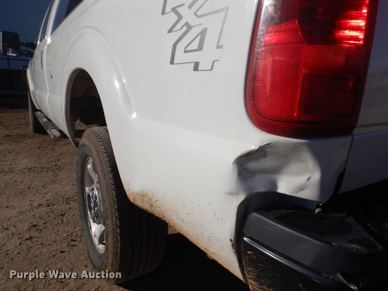 image for item MW9323 2013 Ford F350 Super Duty XLT  Crew Cab pickup truck