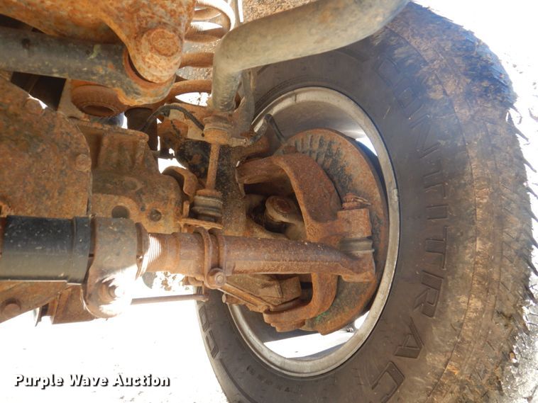 image for item MW9323 2013 Ford F350 Super Duty XLT  Crew Cab pickup truck