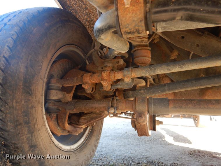 image for item MW9323 2013 Ford F350 Super Duty XLT  Crew Cab pickup truck