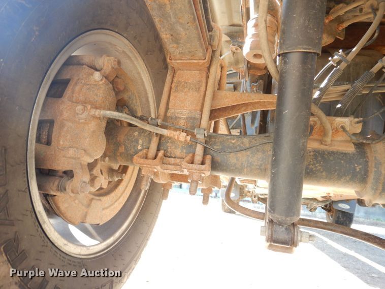 image for item MW9323 2013 Ford F350 Super Duty XLT  Crew Cab pickup truck