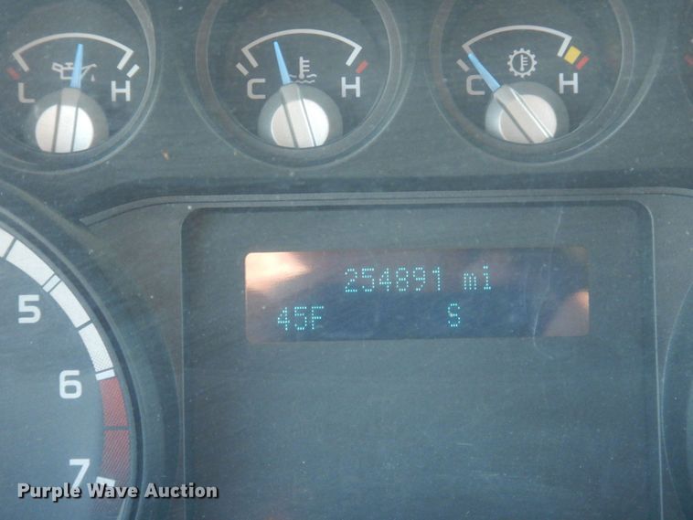 image for item MW9323 2013 Ford F350 Super Duty XLT  Crew Cab pickup truck