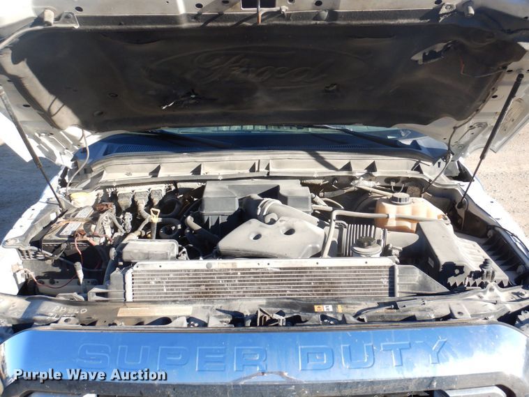 image for item MW9323 2013 Ford F350 Super Duty XLT  Crew Cab pickup truck