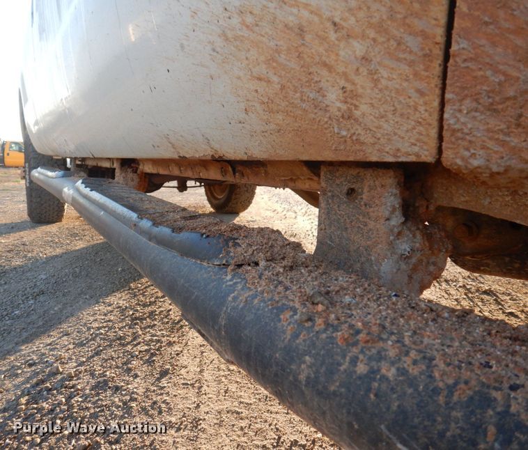 image for item MW9324 2011 Ford F350 Super Duty XLT  Crew Cab pickup truck