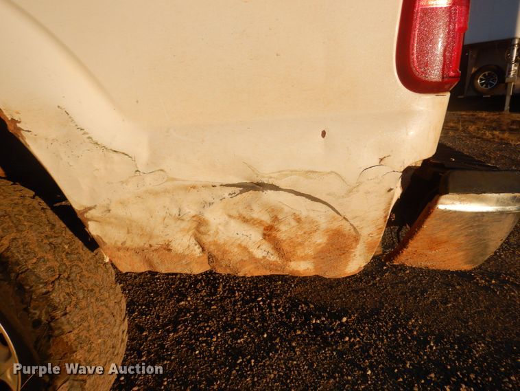 image for item MW9324 2011 Ford F350 Super Duty XLT  Crew Cab pickup truck