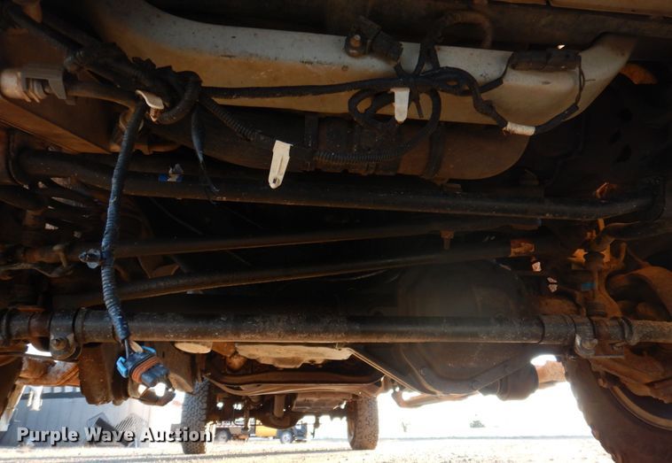 image for item MW9324 2011 Ford F350 Super Duty XLT  Crew Cab pickup truck