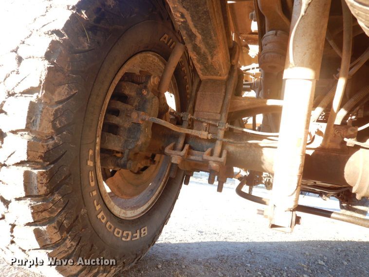 image for item MW9324 2011 Ford F350 Super Duty XLT  Crew Cab pickup truck