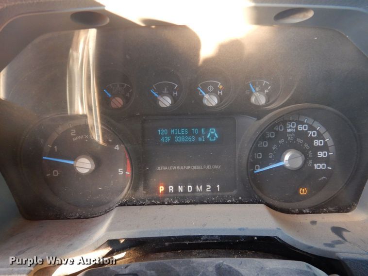 image for item MW9324 2011 Ford F350 Super Duty XLT  Crew Cab pickup truck