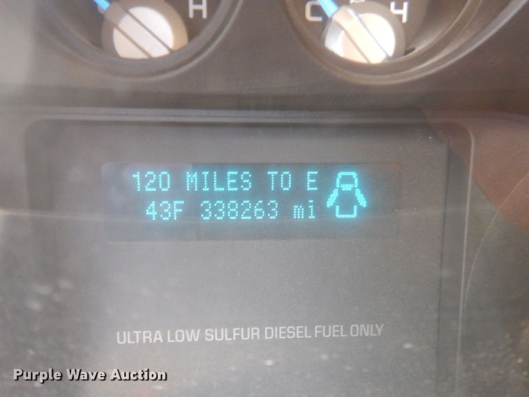 image for item MW9324 2011 Ford F350 Super Duty XLT  Crew Cab pickup truck