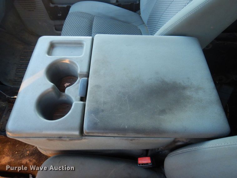 image for item MW9324 2011 Ford F350 Super Duty XLT  Crew Cab pickup truck