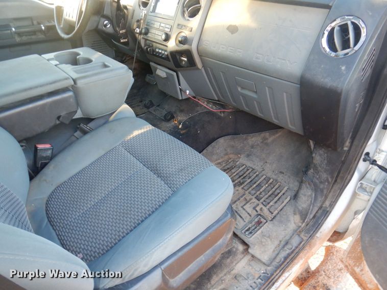 image for item MW9324 2011 Ford F350 Super Duty XLT  Crew Cab pickup truck