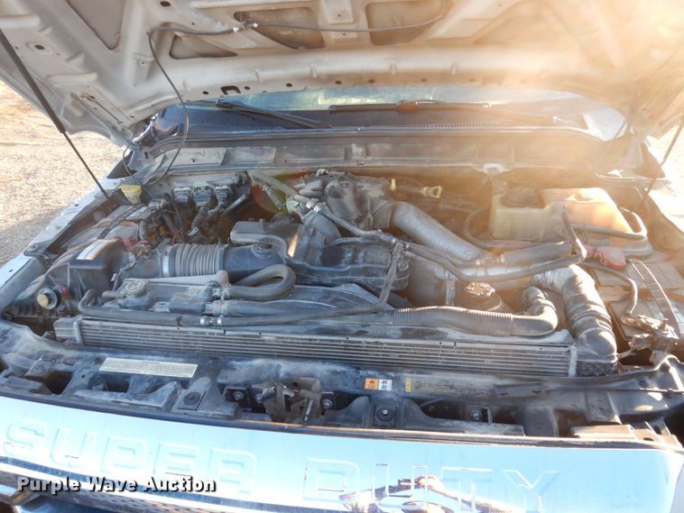 image for item MW9324 2011 Ford F350 Super Duty XLT  Crew Cab pickup truck