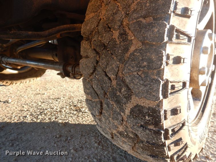 image for item MW9324 2011 Ford F350 Super Duty XLT  Crew Cab pickup truck