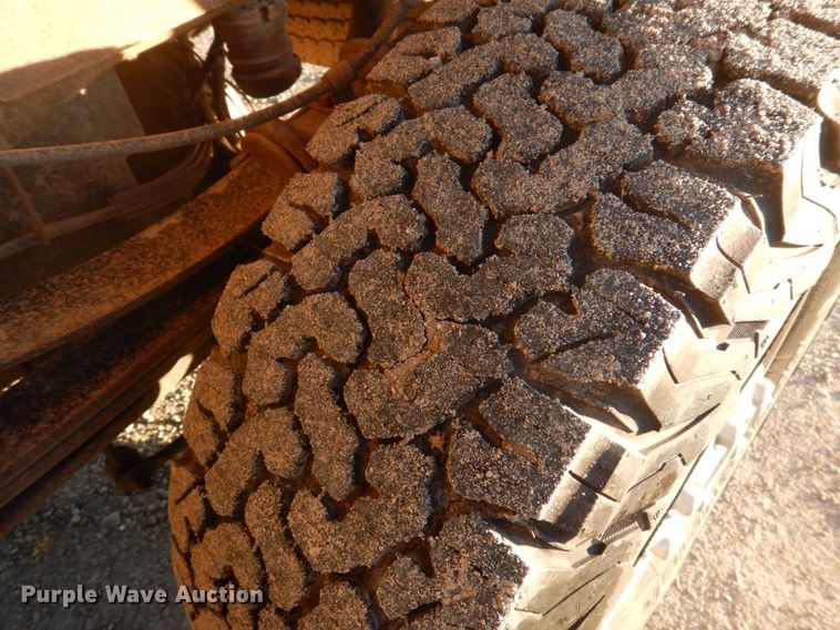 image for item MW9324 2011 Ford F350 Super Duty XLT  Crew Cab pickup truck