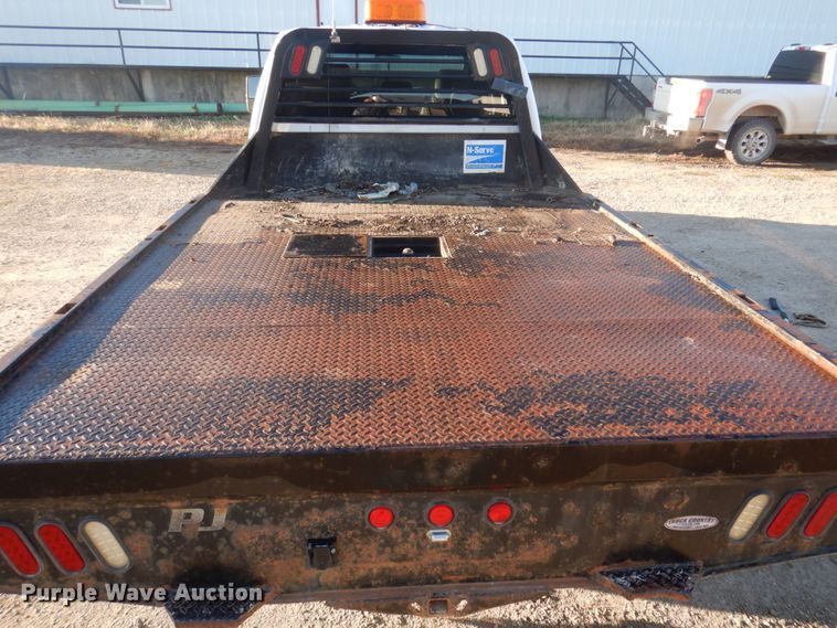 image for item MW9326 2013 Ford F350 Super Duty XLT  Crew Cab flatbed pickup truck