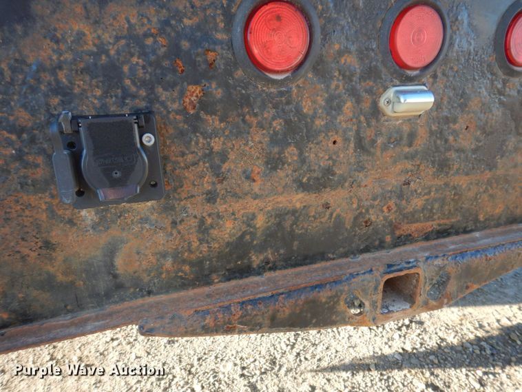 image for item MW9326 2013 Ford F350 Super Duty XLT  Crew Cab flatbed pickup truck