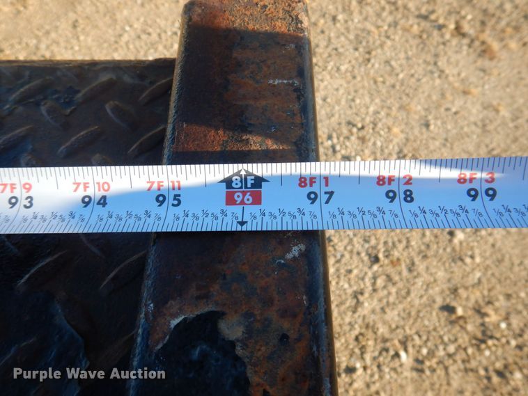 image for item MW9326 2013 Ford F350 Super Duty XLT  Crew Cab flatbed pickup truck