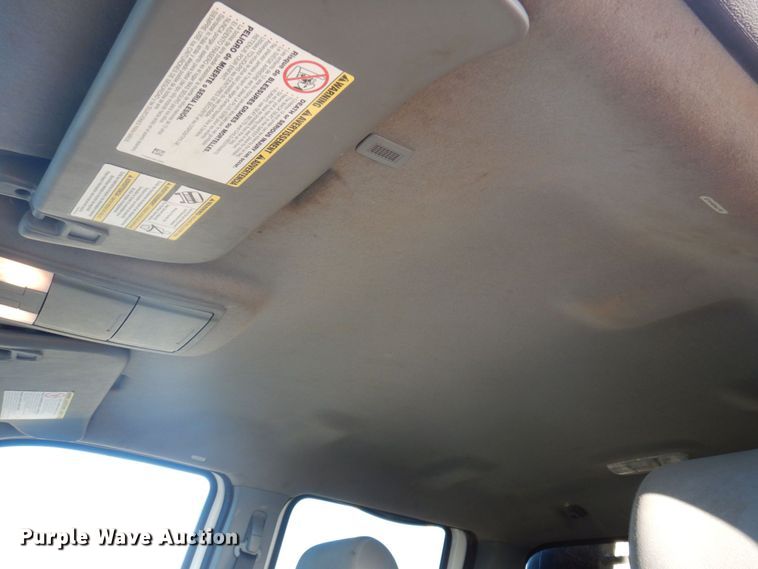 image for item MW9326 2013 Ford F350 Super Duty XLT  Crew Cab flatbed pickup truck