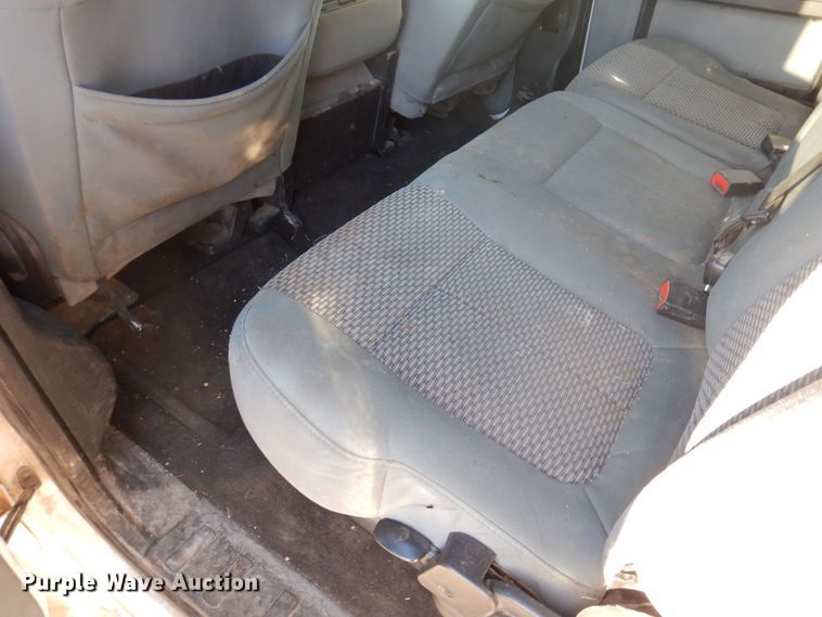 image for item MW9326 2013 Ford F350 Super Duty XLT  Crew Cab flatbed pickup truck