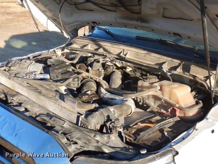 image for item MW9326 2013 Ford F350 Super Duty XLT  Crew Cab flatbed pickup truck