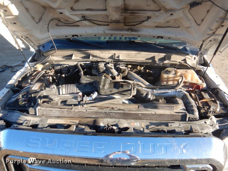 image for item MW9326 2013 Ford F350 Super Duty XLT  Crew Cab flatbed pickup truck