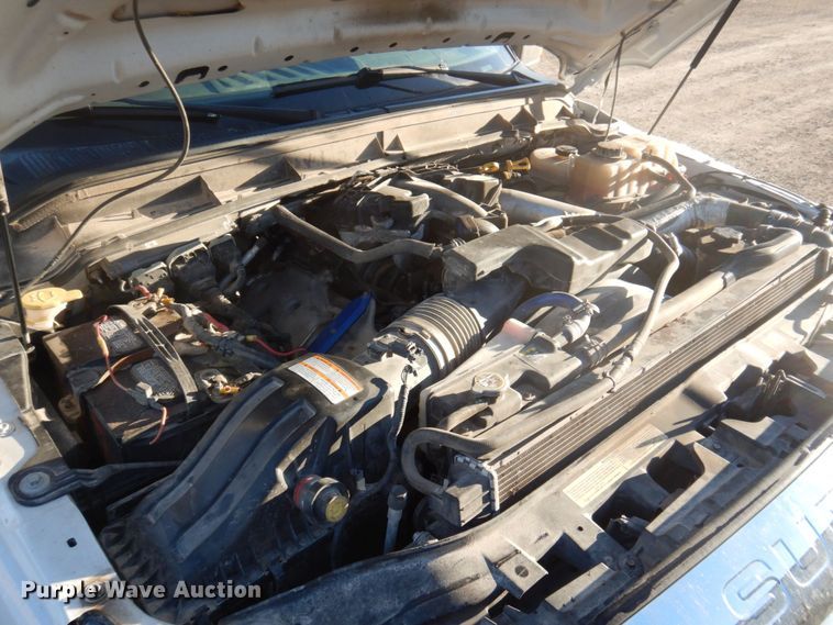 image for item MW9326 2013 Ford F350 Super Duty XLT  Crew Cab flatbed pickup truck