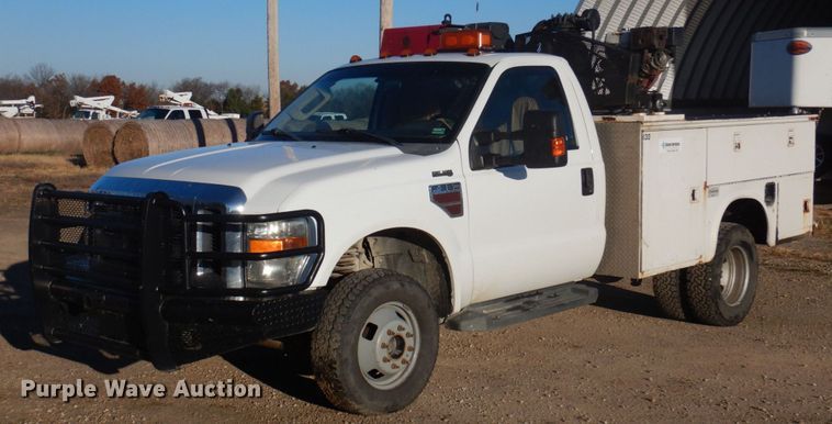 image for item MW9327 2008 Ford F350 Super Duty XLT  utility bed pickup truck