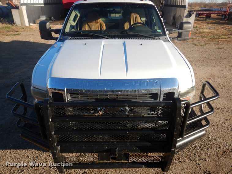 image for item MW9327 2008 Ford F350 Super Duty XLT  utility bed pickup truck