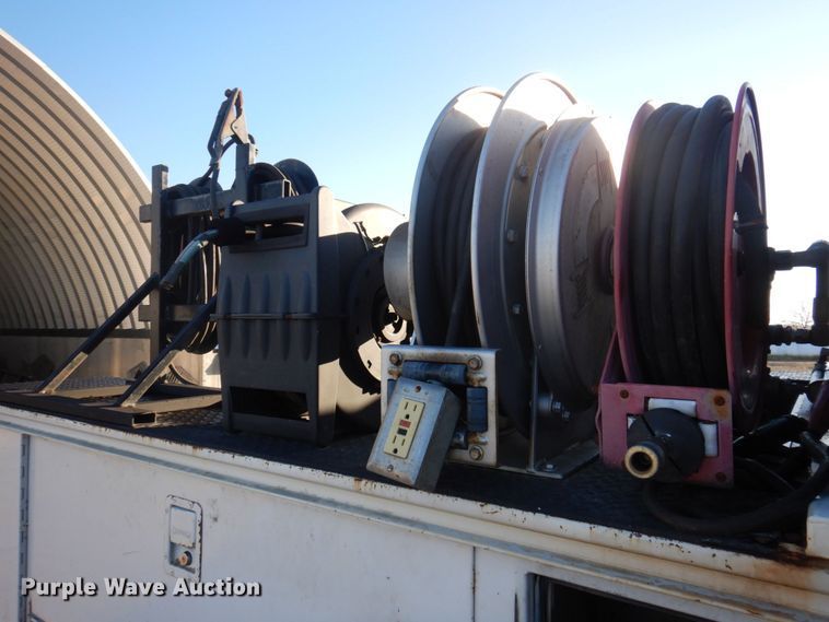 image for item MW9327 2008 Ford F350 Super Duty XLT  utility bed pickup truck