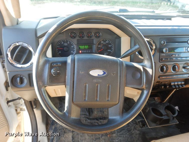 image for item MW9327 2008 Ford F350 Super Duty XLT  utility bed pickup truck