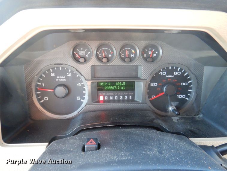 image for item MW9327 2008 Ford F350 Super Duty XLT  utility bed pickup truck