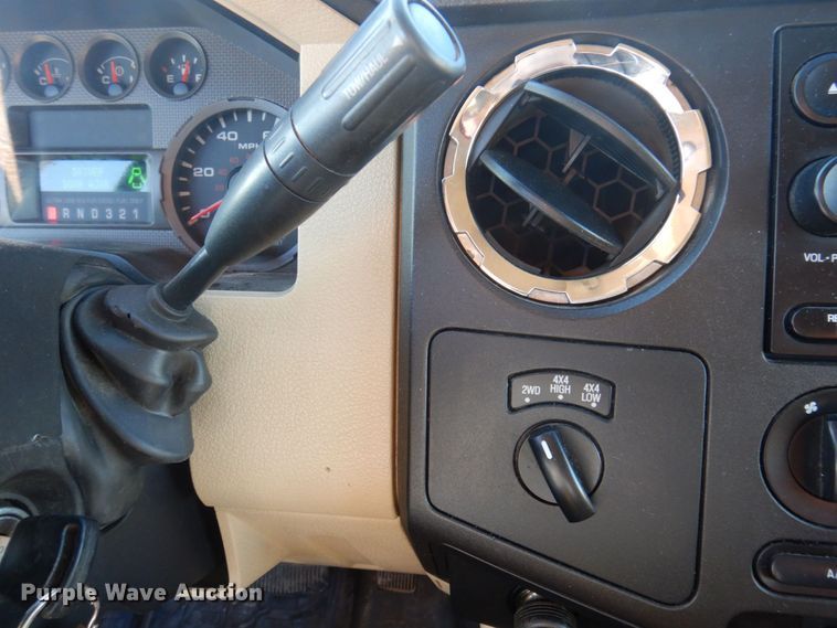 image for item MW9327 2008 Ford F350 Super Duty XLT  utility bed pickup truck