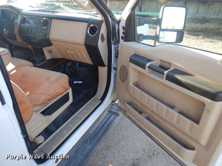 image for item MW9327 2008 Ford F350 Super Duty XLT  utility bed pickup truck