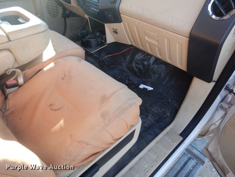 image for item MW9327 2008 Ford F350 Super Duty XLT  utility bed pickup truck