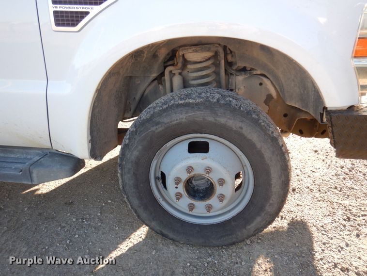 image for item MW9327 2008 Ford F350 Super Duty XLT  utility bed pickup truck